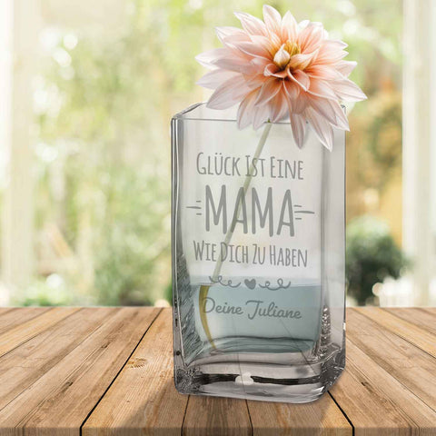 Blumenvase mit Gravur - Glück ist eine Mama - Personalisiert mit Namen - Deko Vase als Geschenk