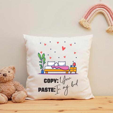 Bedrucktes Kissen mit Spruch Copy You Paste my Bed