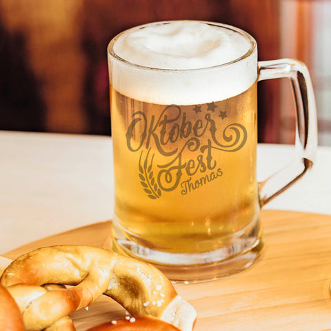 Montana Bierkrug mit Gravur "Oktoberfest Schriftzug" mit Namen