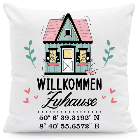 Bedrucktes Kissen mit Motiv Willkommen Zuhause mit Koordinaten