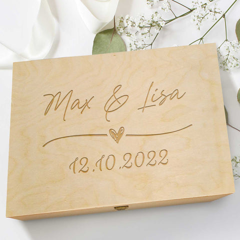 Erinnerungskiste mit Gravur im Wedding Love Design - zur Hochzeit als Andenken